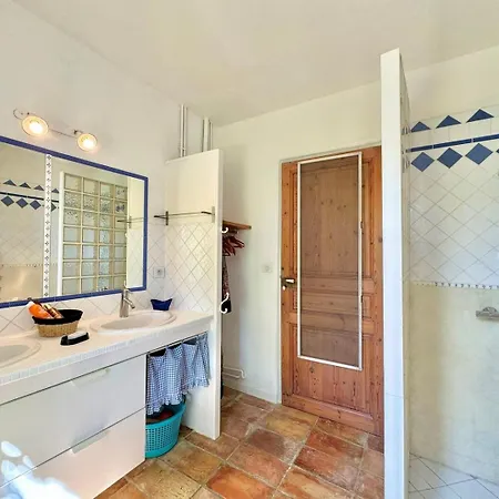 Villa Bioclimatique, Piscine A Debordement Sommières